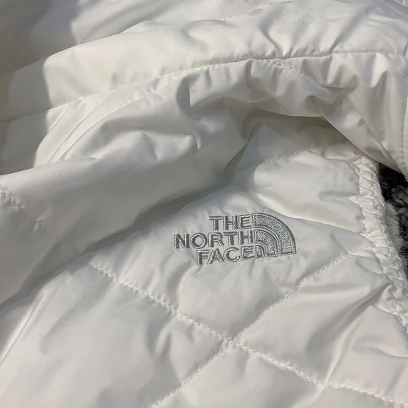 The North Face Mossbud white reversible vest swirl faux fur - Picture 7 of 13